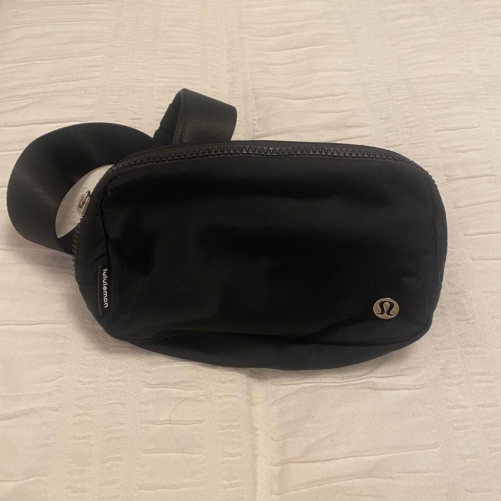 Lululemon belt bag